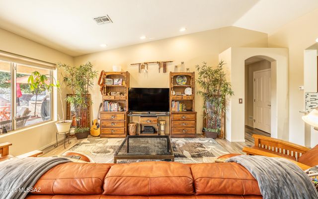 1743 N Oak Hill Lane, Green Valley, AZ 85614