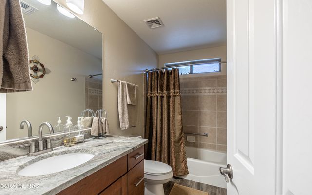 1743 N Oak Hill Lane, Green Valley, AZ 85614