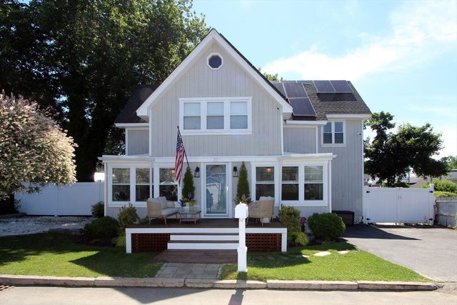 22 Maple Street, Wareham, MA 02571