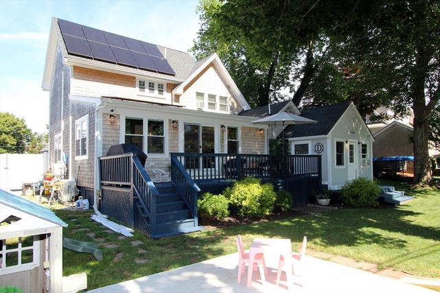 22 Maple Street, Wareham, MA 02571