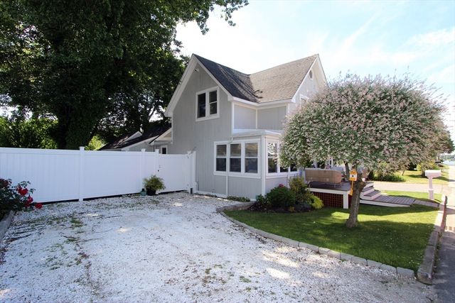 22 Maple Street, Wareham, MA 02571