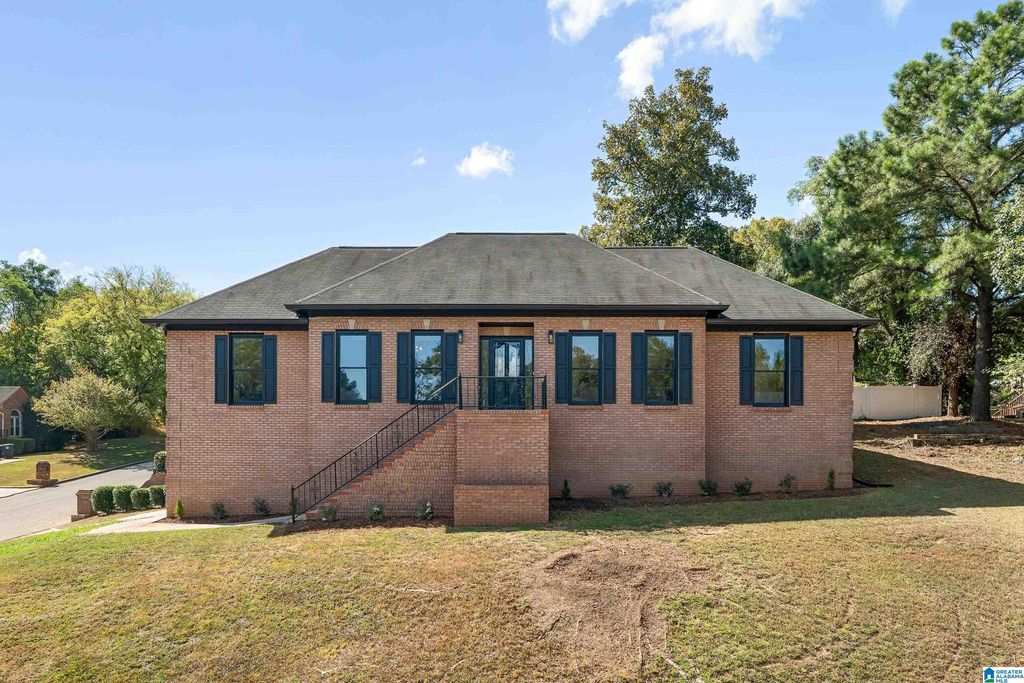 1800 MANDELA DRIVE, Birmingham, AL 35211