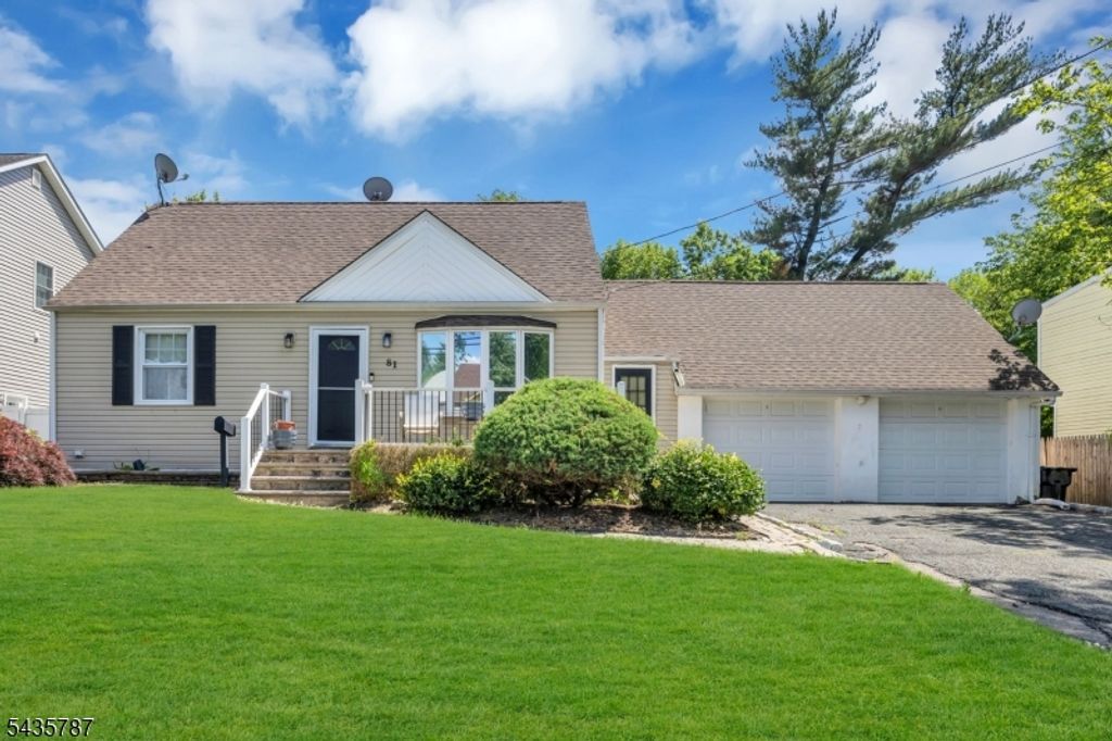 81 Lois Ave, East Brunswick Twp., NJ 08816
