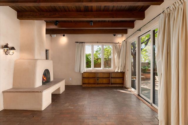 705 Calle del Resplandor, Santa Fe, NM 87505