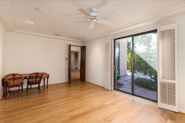 705 Calle del Resplandor, Santa Fe, NM 87505