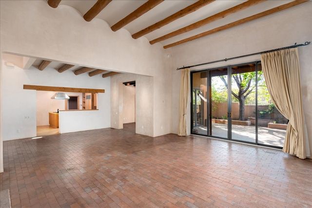 705 Calle del Resplandor, Santa Fe, NM 87505