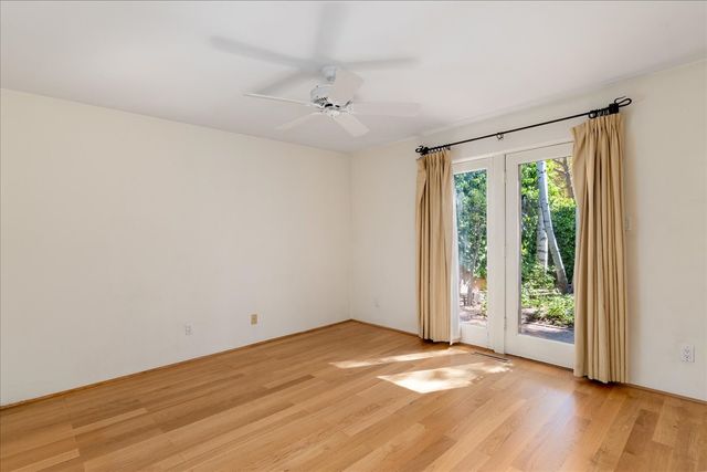 705 Calle del Resplandor, Santa Fe, NM 87505