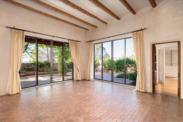 705 Calle del Resplandor, Santa Fe, NM 87505