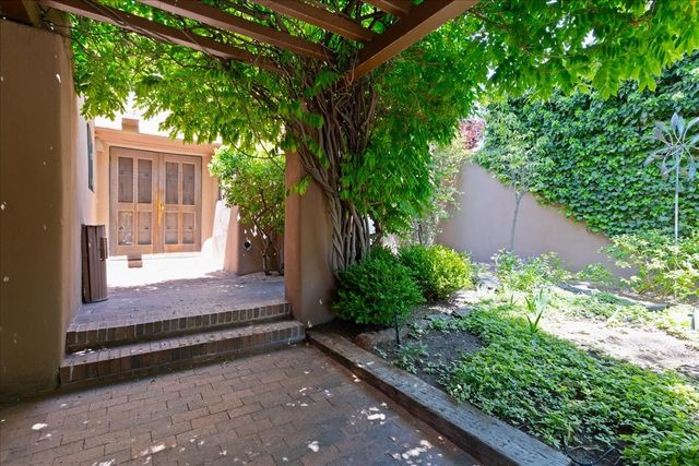 705 Calle del Resplandor, Santa Fe, NM 87505