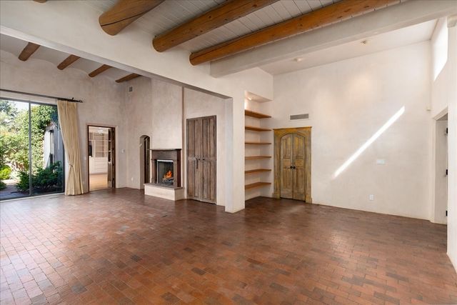 705 Calle del Resplandor, Santa Fe, NM 87505