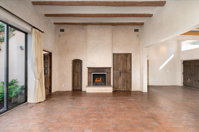 705 Calle del Resplandor, Santa Fe, NM 87505