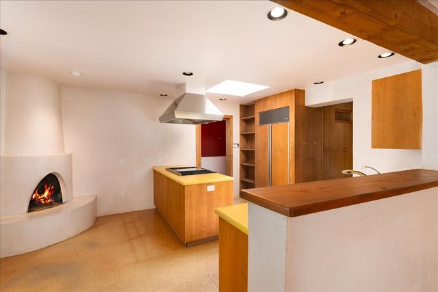 705 Calle del Resplandor, Santa Fe, NM 87505