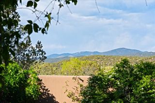 705 Calle del Resplandor, Santa Fe, NM 87505