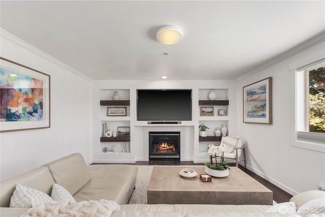 1003 Shelton Ave NE, Renton, WA 98056