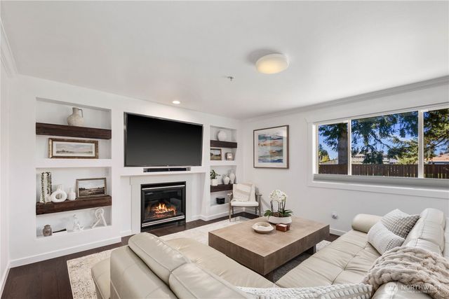 1003 Shelton Ave NE, Renton, WA 98056