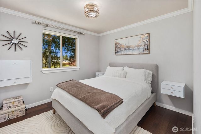 1003 Shelton Ave NE, Renton, WA 98056