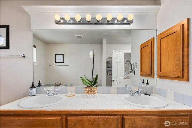 1003 Shelton Ave NE, Renton, WA 98056