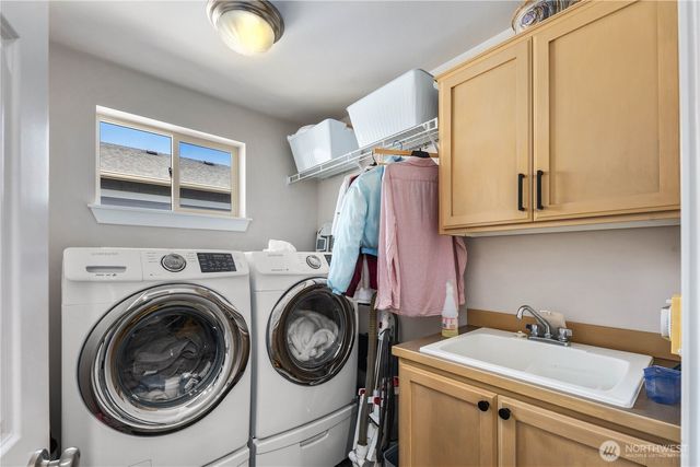 1003 Shelton Ave NE, Renton, WA 98056