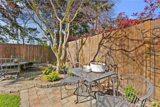 1003 Shelton Ave NE, Renton, WA 98056