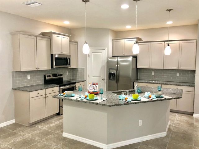 7904 TIMBERVIEW LOOP, Wesley Chapel, FL 33545