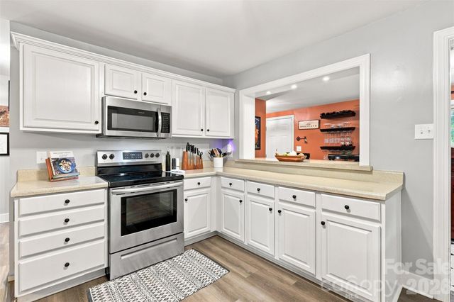208 Barron Park, York, SC 29745