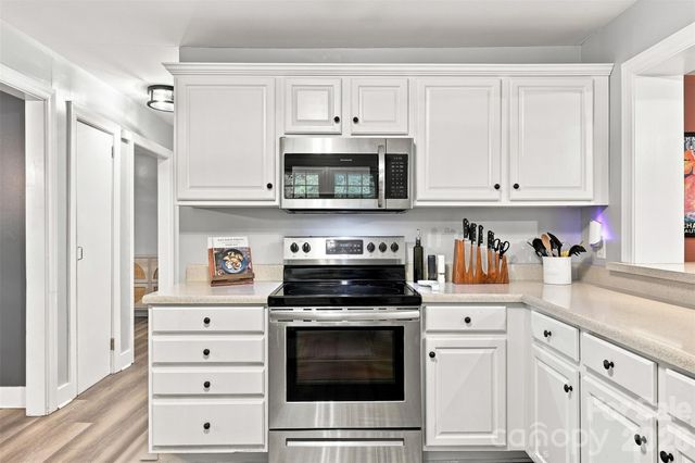 208 Barron Park, York, SC 29745