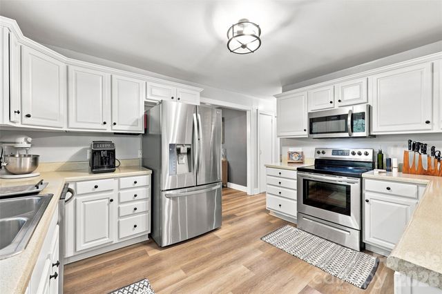 208 Barron Park, York, SC 29745