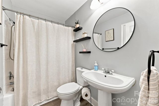 208 Barron Park, York, SC 29745