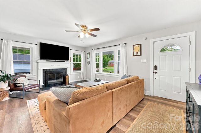 208 Barron Park, York, SC 29745