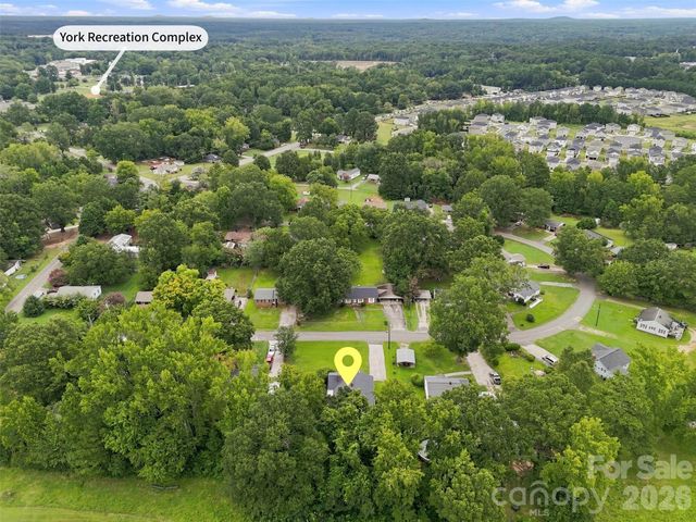 208 Barron Park, York, SC 29745