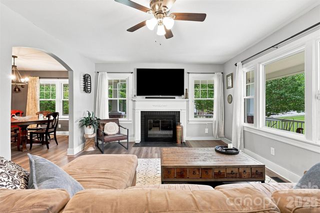 208 Barron Park, York, SC 29745