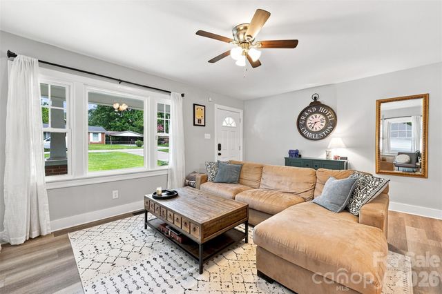 208 Barron Park, York, SC 29745
