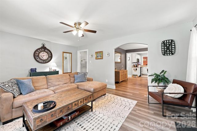 208 Barron Park, York, SC 29745