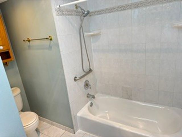 3250 Sanders Road 10C, Northbrook, IL 60062