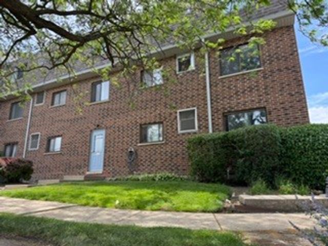 3250 Sanders Road 10C, Northbrook, IL 60062