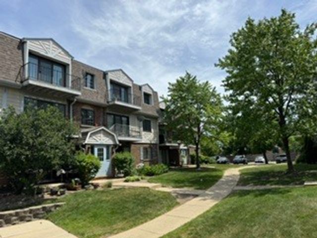 3250 Sanders Road 10C, Northbrook, IL 60062