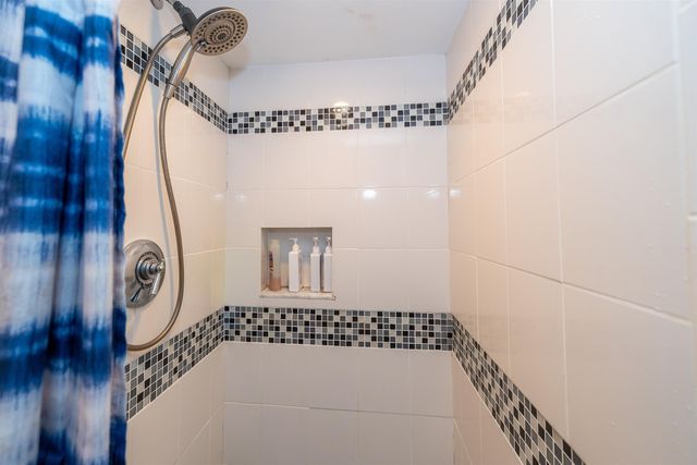 25 Pelham Street, Nashua, NH 03063