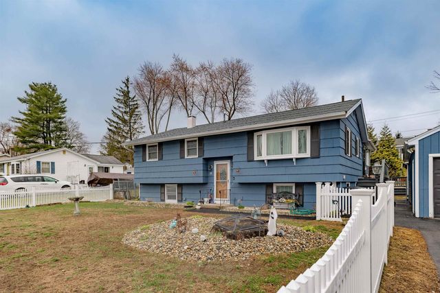 25 Pelham Street, Nashua, NH 03063