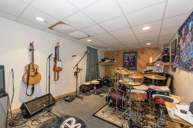 25 Pelham Street, Nashua, NH 03063