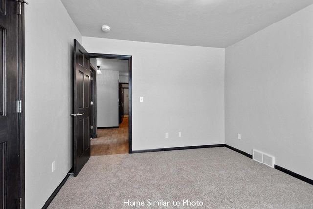 1935 HUFFCUTT LANE, Waupaca, WI 54981