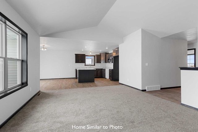 1935 HUFFCUTT LANE, Waupaca, WI 54981