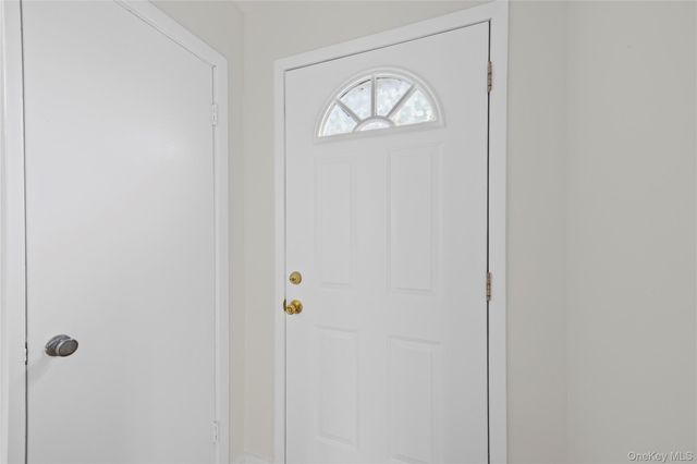 39 Stewart Street, Floral Park, NY 11001