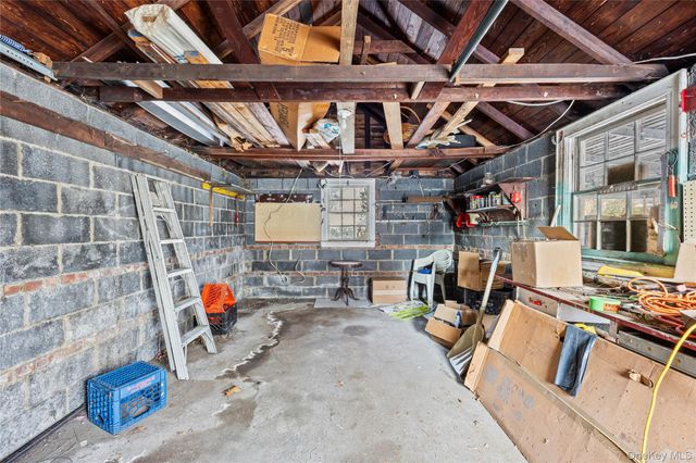 39 Stewart Street, Floral Park, NY 11001