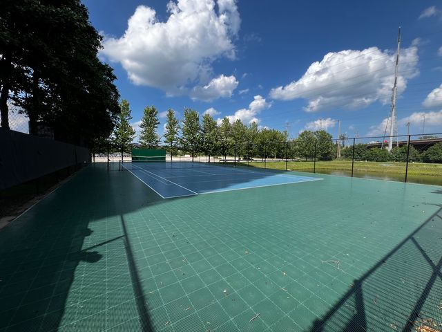 9655 Woods Drive 406, Skokie, IL 60077