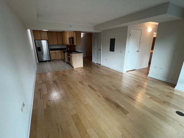 9655 Woods Drive 406, Skokie, IL 60077