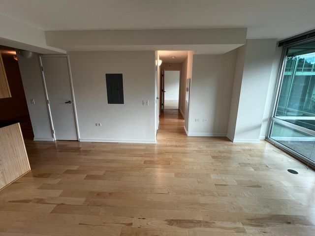 9655 Woods Drive 406, Skokie, IL 60077