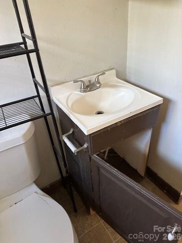 2218 Wilson Avenue, Charlotte, NC 28208