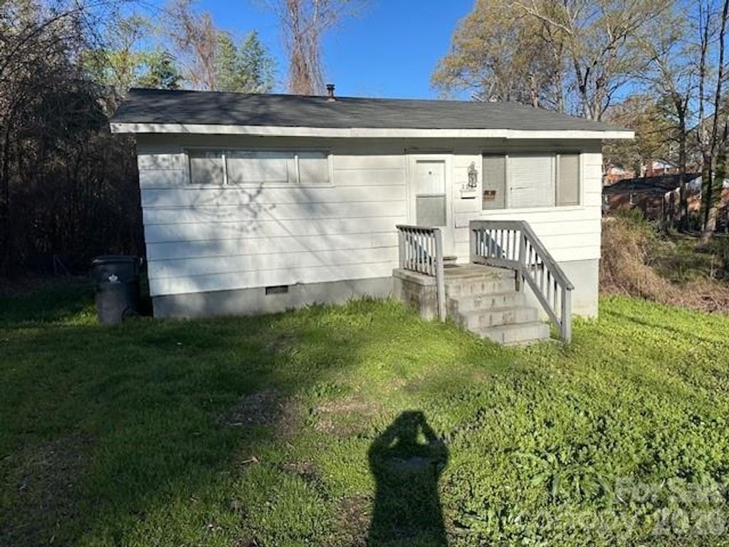 2218 Wilson Avenue, Charlotte, NC 28208