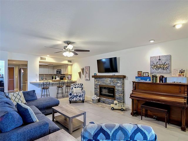 707 CARPENTERS WAY 35, Lakeland, FL 33809
