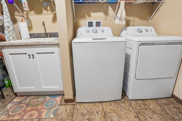 8137 Ivy Street, Dexter, IA 50070
